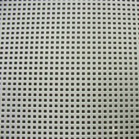 7 Mesh Plastic Canvas (Pkg of 150)