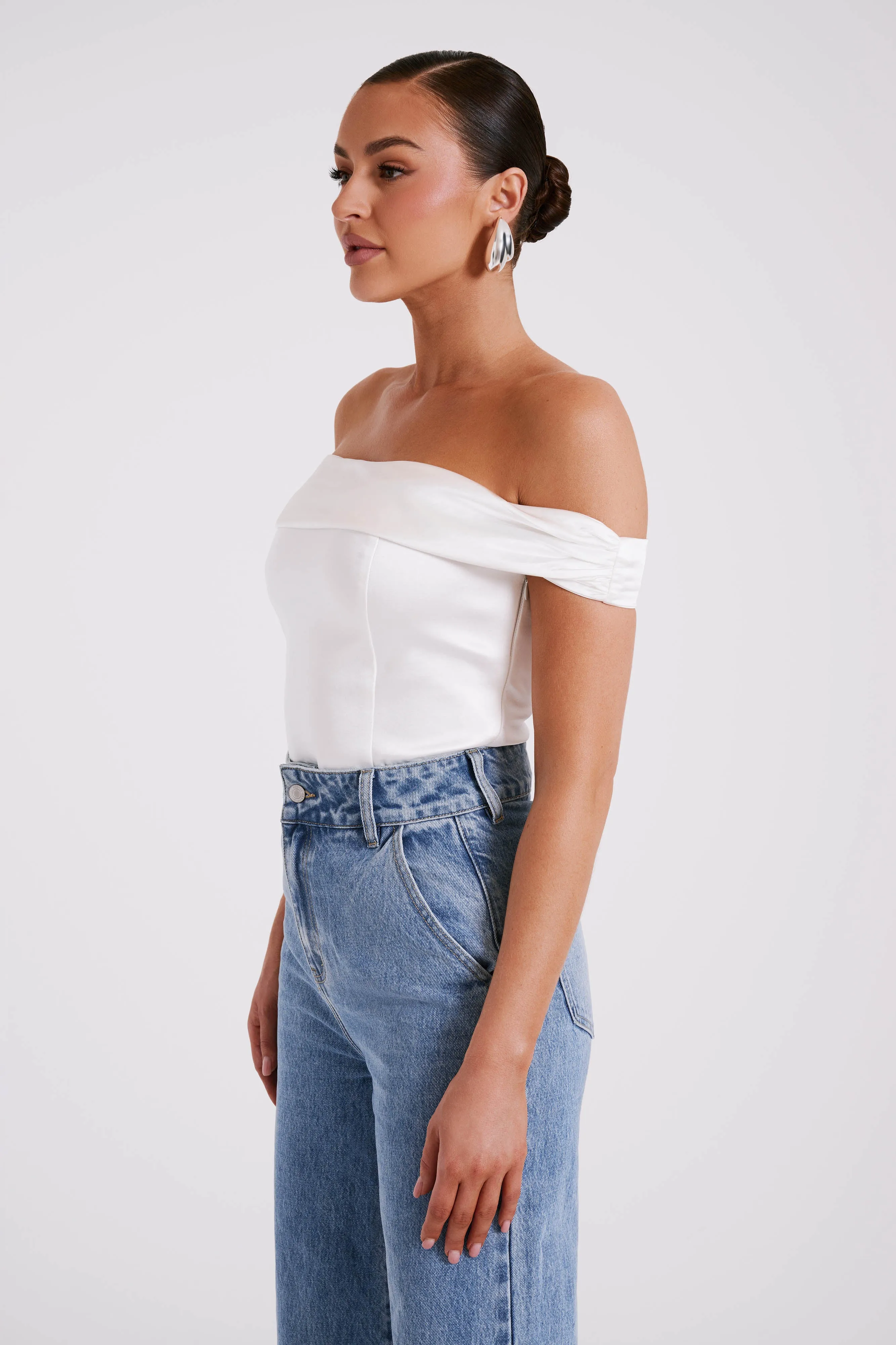 Anysa Satin Strapless Top - Ivory