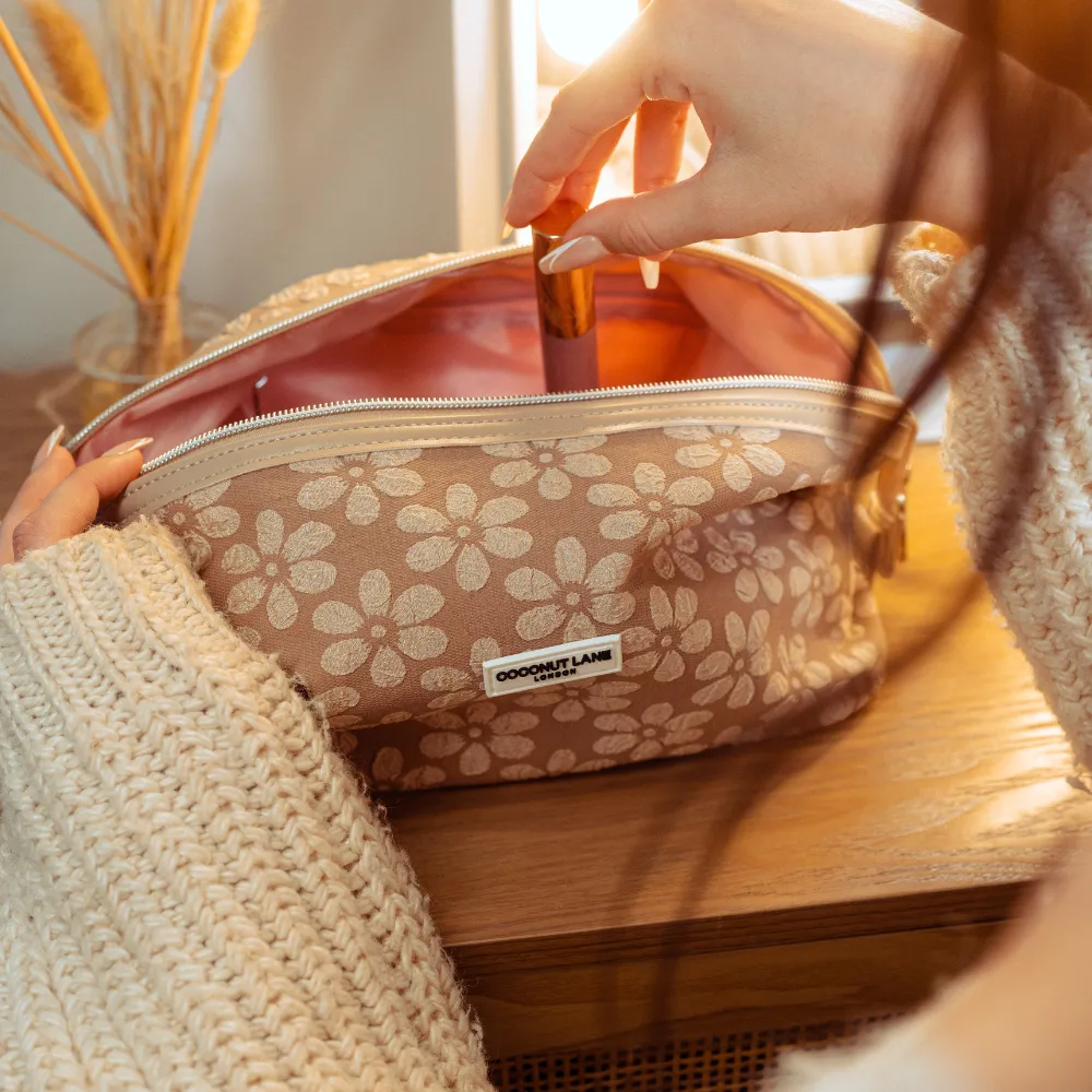 Magic Lifestyle Pouch - Mocha Flower