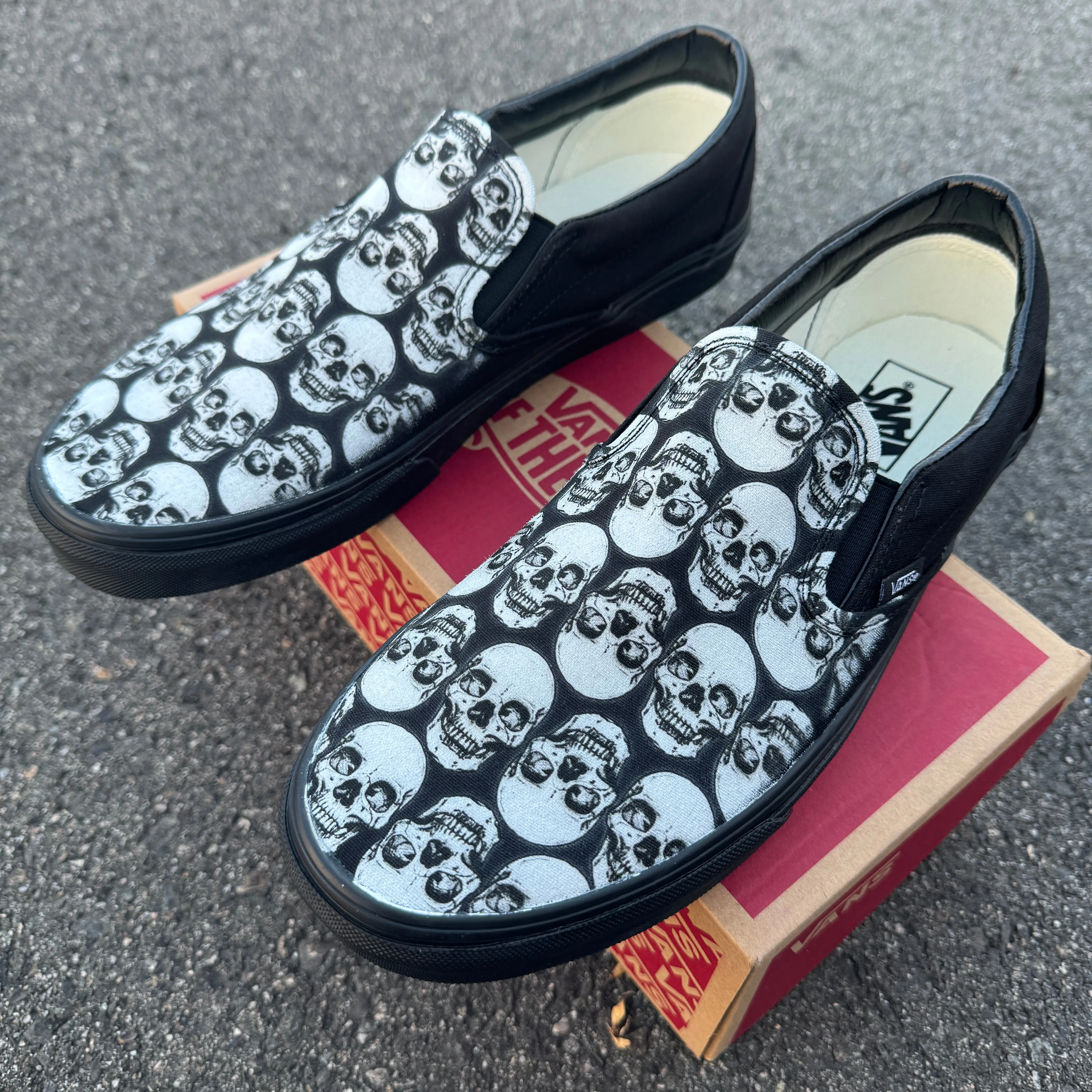 Multiple Skull Head Tile Print Spooky Black/Black Slip On Vans