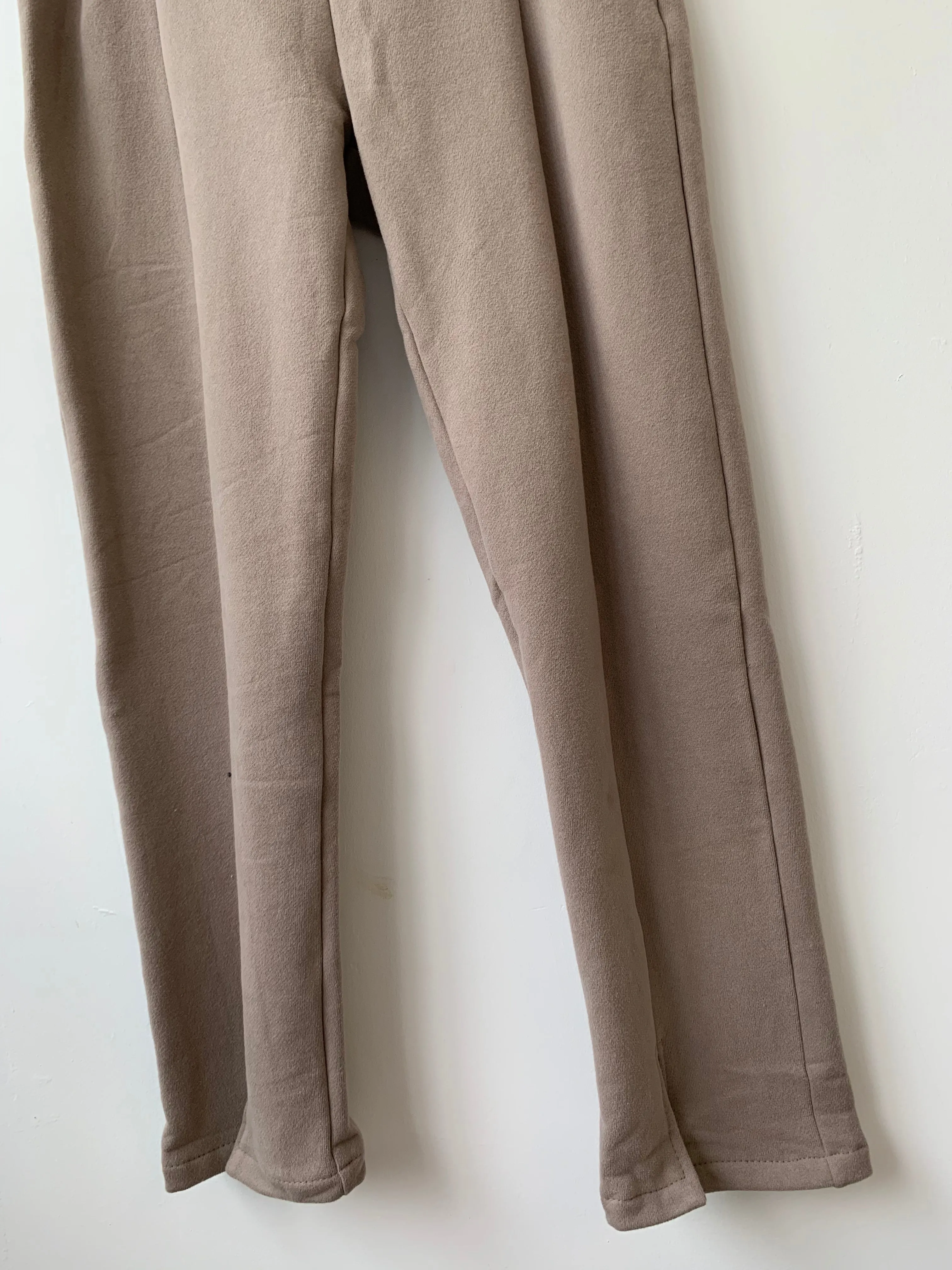 PATZZI taupe sweatpant-M with crooked leg