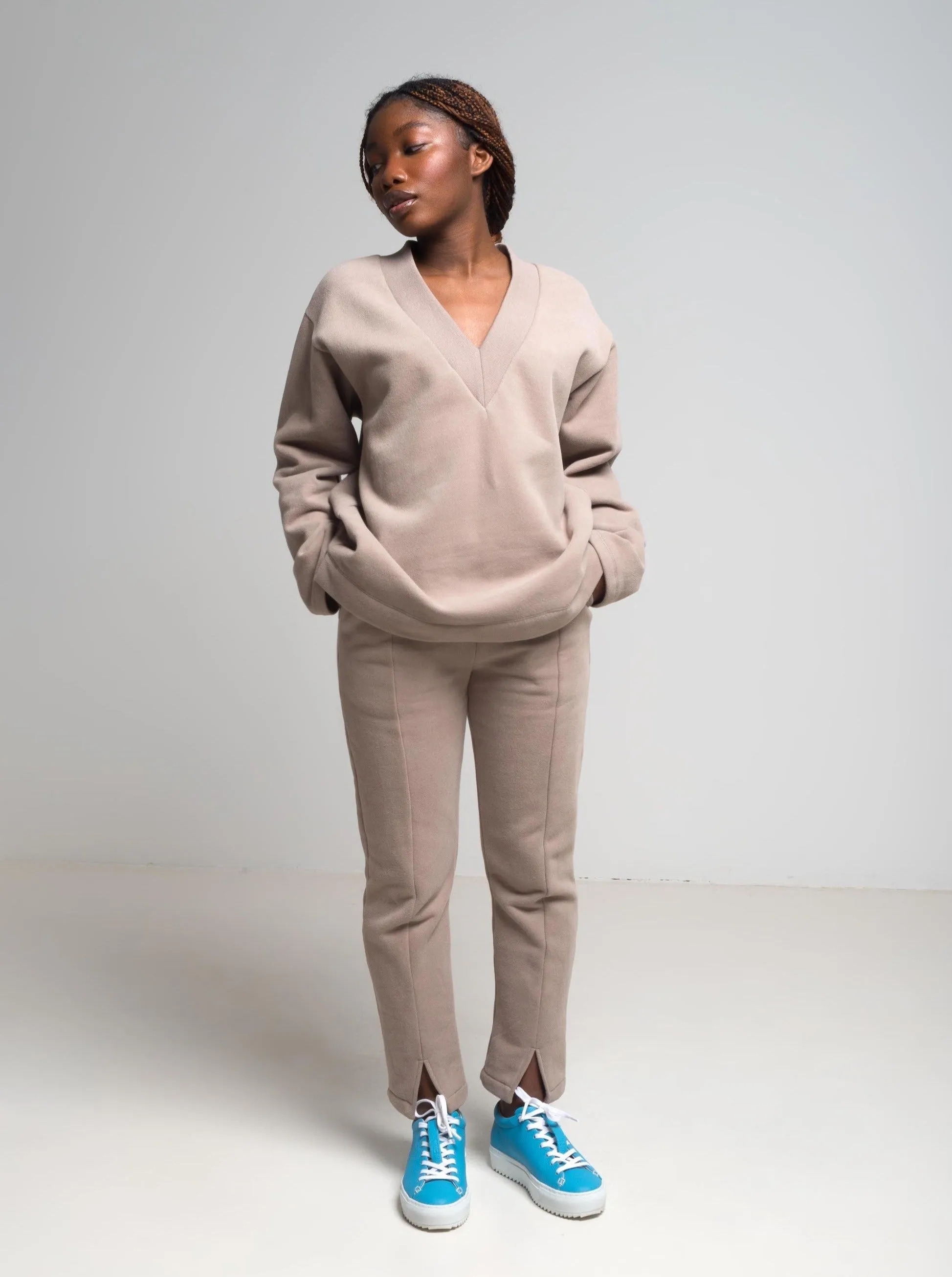 PATZZI taupe sweatpant-M with crooked leg